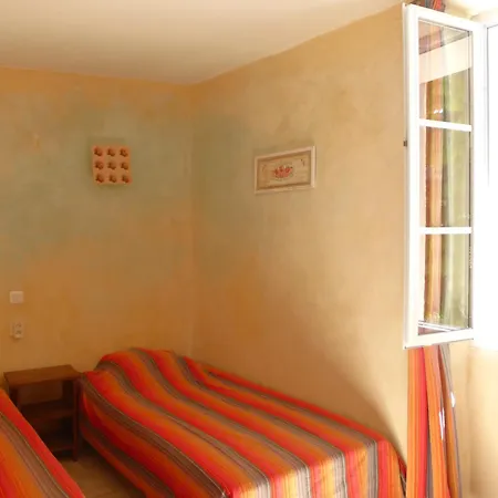 Les Gites Du Chateau La Robine-Sur-Galabre Room photo