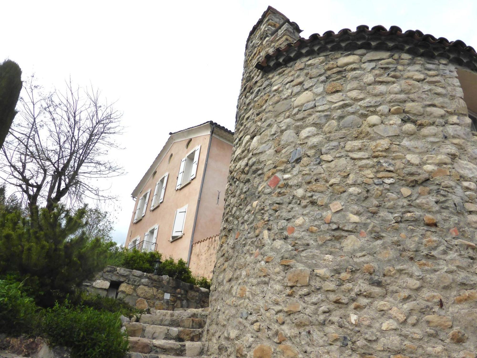 Les Du Chateau